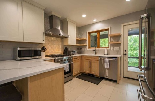Maggie Valley House | 3BR w/Sunroom | Close to Ski+Trails+Views+Free Tix