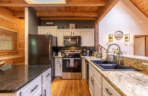 Seven Devils Cabin | 4-Bed/Bath Cabin: Hot Tub, Game Room, Pet-Friendly!