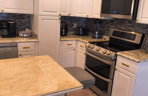 Garden City House | 4-bedroom house in beautiful Garden City,Ga with luxury southern touch