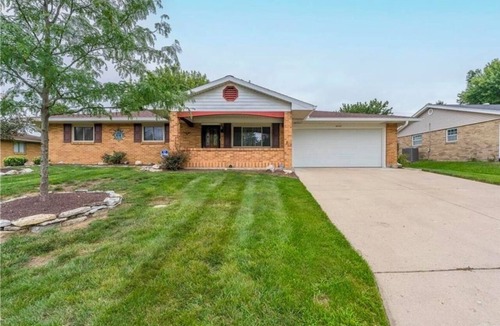 Dayton House | 4BR Home - Airport- UD - WPAFB - POOL -Sleeps 7
