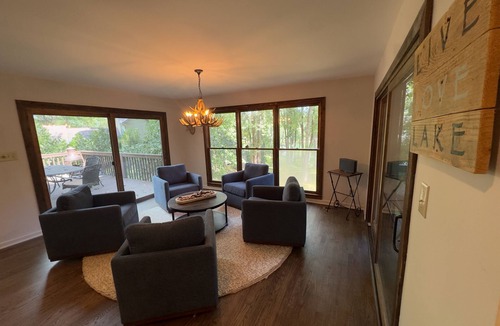 Dawsonville House | 4k sf House on the Lake with Boat Slip & room for Multiple Generations