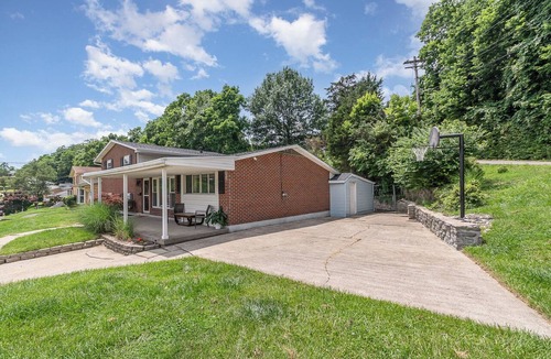 Southgate House | 5 Bed, Hot Tub and Arcade