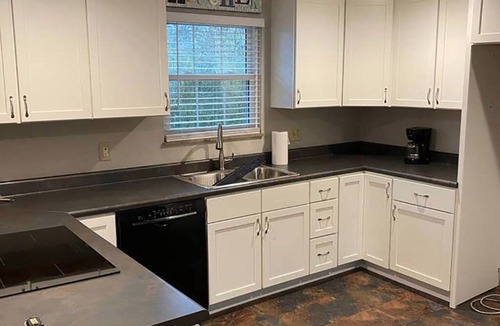 Cedar Bluff House | 5 Bedroom Large Groups Welcome 15 min to UT/Downtown
