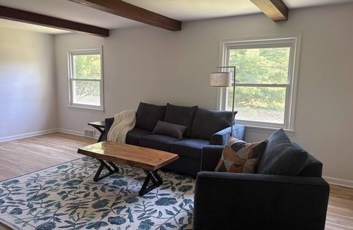 Chagrin Falls House | 5BR/3BA Home on Main St in Chagrin Falls Village