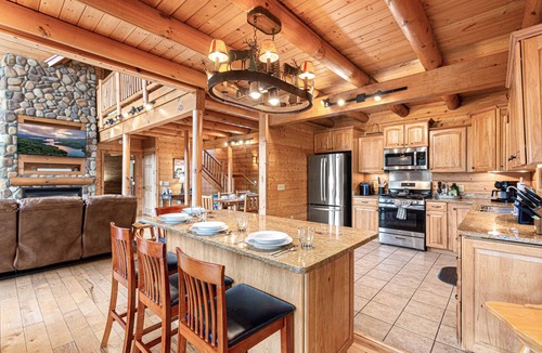 Robbinsville Cabin | 5BR Cabin on Fontana Lake | Dock, Hot Tub, Game Rm