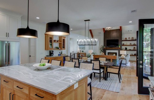 Reed Creek House | 5BR Luxury Lakefront w/Private Dock, Hot Tub, and Fire Pit. Pet Friendly!