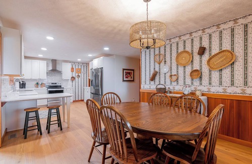 Harman Other | 5BR Mountain Farmhouse | 270° Views | Sleeps 10