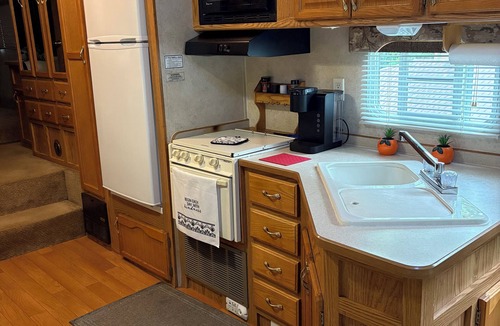 Mc Carr House | 5th Wheel RV On Permanent Site ,Near Hatfield McCoy Sites