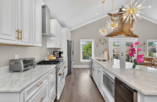 Blowing Rock House | 6 Bedroom Luxury Home located on Main Street in Downtown Blowing Rock!