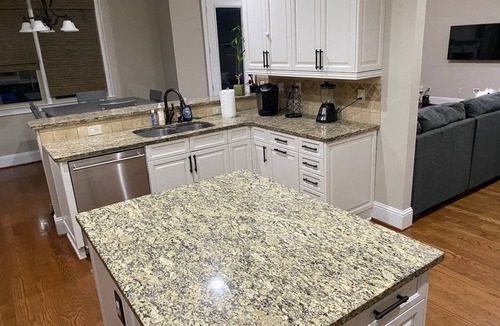 Buford Highway House | 6BD/5.5B,Brookhaven.Sleeps 12,Big yard,w pool.Gate