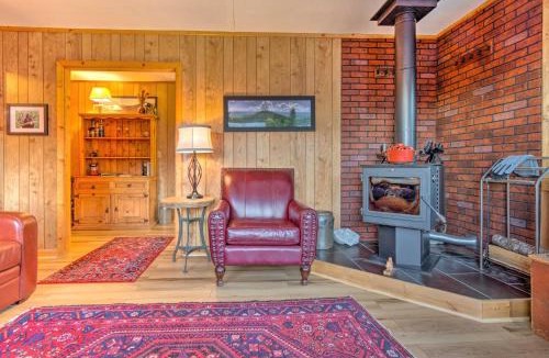 Spruce Pine House | 8 Acres + Hiking Trails: Little Switzerland Escape