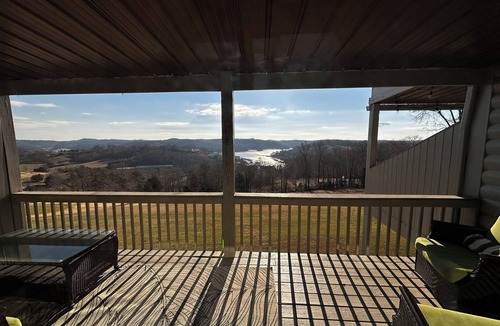 La Follette Condo | A 2BR/2.5BA Condo with boat slip in Deerfield Resort on beautiful Norris Lake,TN