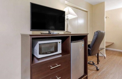 Woodstock House | A charming, affordable stay in one of Virginia’s oldest towns !