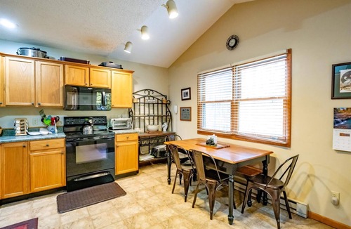 Davis House | A Family Place - 16 Steep Slope Run A Family Place - Spacious Home, Outdoor Hot Tub, Pet Friendly