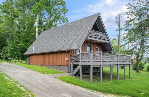 Farmers Cabin | A-Frame Cabin - Near Cave Run Lake & Marina - Cabin #3