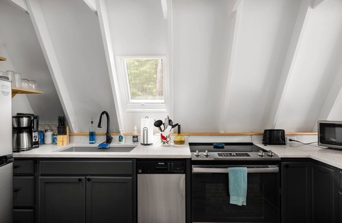 Bergton Cabin | A‑Frame Cabin Near Bryce | Mtn Views + EV Charger