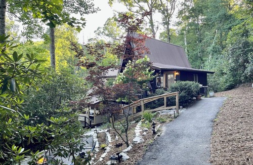 Newland Cabin | A-Frame Log Cabin - Near Grandfather Mountain- Vacation Home