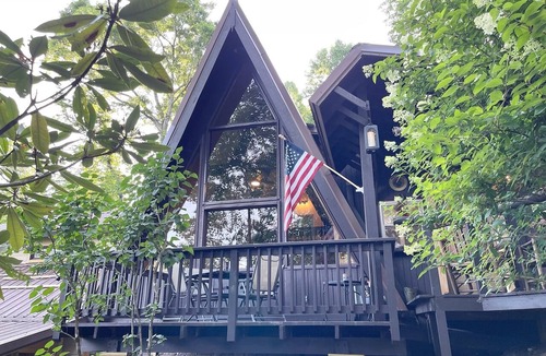 Newland Cabin | A-Frame Log Cabin - Near Grandfather Mountain- Vacation Home