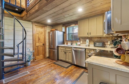 Rivers Edge Cabin | A Little Stoney River - Cartecay River in Ellijay