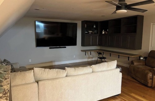 Bryan Apartment | Above garage Studio