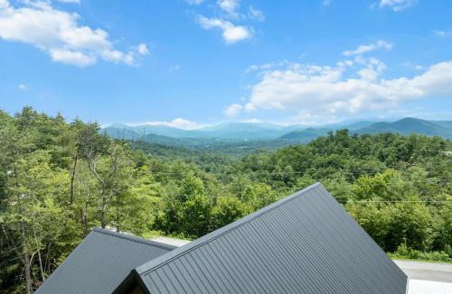 Townsend Ski Chalet | Above the Pines