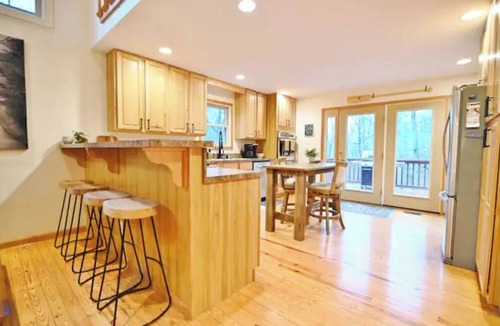 Basye Cabin | Acorn Ridge: Modern Shenandoah Mountain 4 Bedroom 4 Bathroom, Firepit, Theater