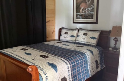 Cynthiana Cabin | Adorable 2-bedroom lodge with AC in lovely Hillsboro