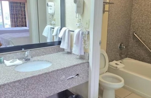 Tyner Hotel | Affordable Room Perfect for Relaxing Stays in Chattanooga