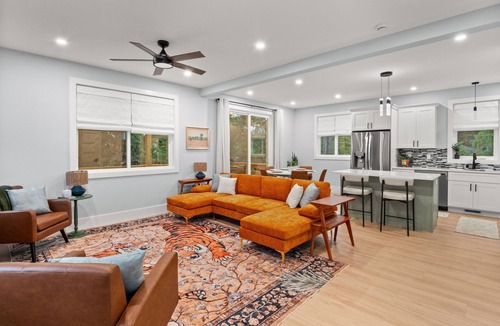 Oakley House | Airy & Stylish New Build, 4 Bedrooms, 3.5 Bathrooms, Central to all of Asheville