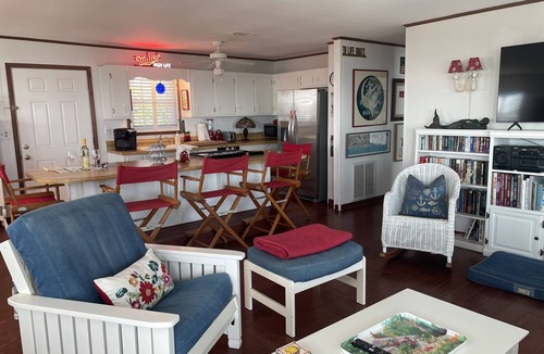 Alligator Point House | Alligator Point "Old Florida” Beachfront Cottage