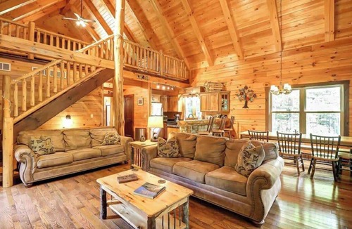 Logan Cabin | Almost Heaven cabin at Trickle Creek