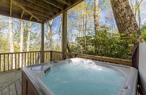 Seven Devils House | Altitude Adjustment - Seven Devils cabin with Hot Tub Pet Friendly Fireplace