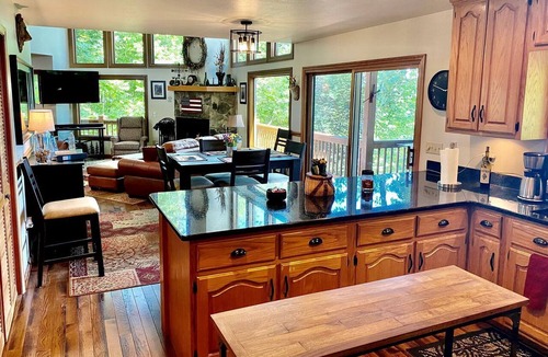 Santeetlah Cottage | Amazing Cottage with Fire Pit and Hot-tub in Lake Santeetlah, North Carolina