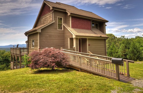 Ellijay Cabin | Amazing View & Game Room, The Perfect Family Getaway W/Hot Tub