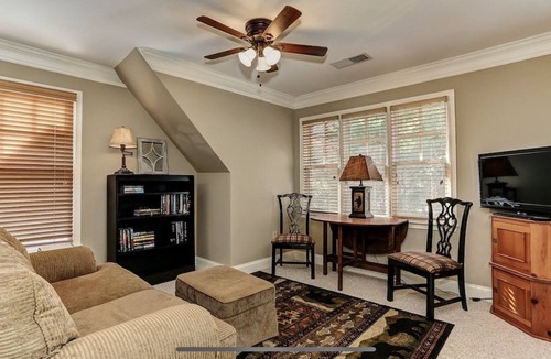 Big Canoe Cabin | Amazing views, 4 bedroom, hot tub, Updated Cabin near amenities