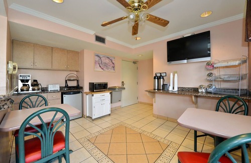 Anthony House | Anthony Inn