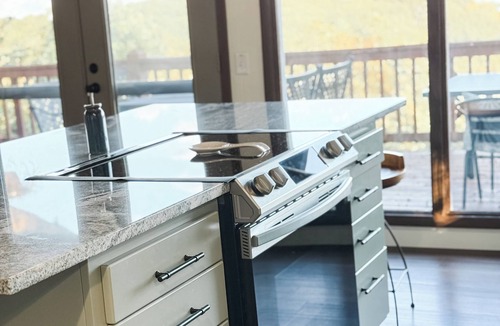 Dan River Cabin | Archer's Perch -Incredible view - Right along the Blue Ridge Parkway