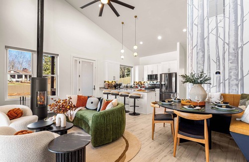 Leicester House | Asheville Family Retreat · Hot Tub · Sauna · 2 Game Rooms · Mtn View · Sleeps 10