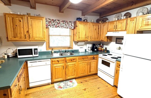 Candler Cabin | Asheville - Mountain Laurel Cabin - Secluded Mountain Getaway