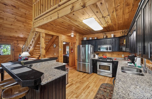 Ridges Over the Lake Cabin | Aska Bliss | Mountain Retreat in Aska Adventure Area
