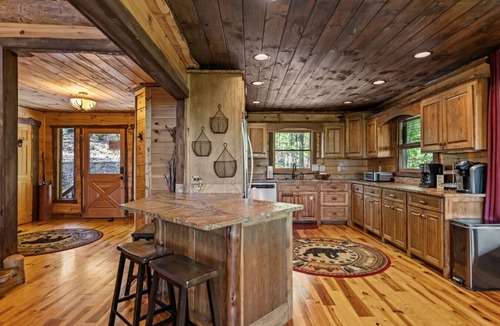 Raccoon Ridge Cabin | Aska Ridge Lodge|Hot Tub|MTN Views|Pool Table