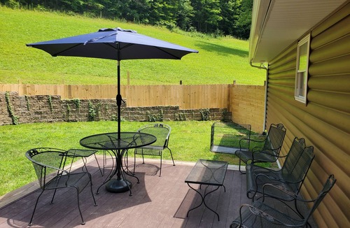 Summerlee House | Backwoods retreat 12 miles from New River Gorge Bridge