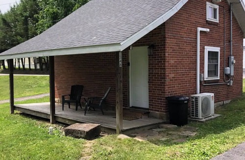 Morgantown Cottage | Bakers Ridge Loft - Near WVU Evansdale Campus, hospitals, stadium, & coliseum