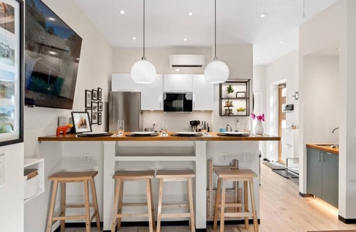 Jefferson City House | Barndo1 Fluffy Cow Farm Stay at Cedar Pond Farms
