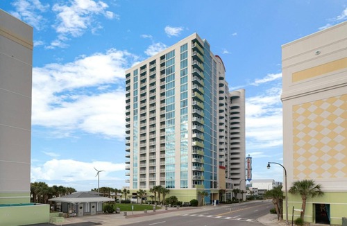 Cherry Grove Beach House | Beachfront Getaway at Towers on the Grove Near Cherry Grove Beach