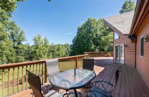 Pinnacle House | Beacon Hill on the Lake Private 12-Acre Waterfront Retreat