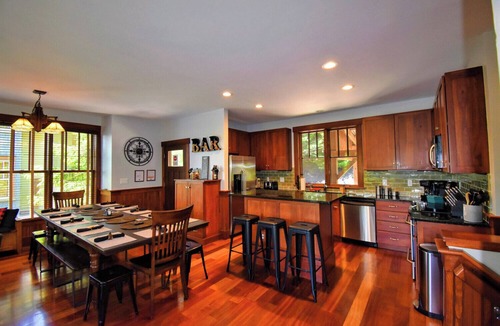 Edray House | Bear Cub's Den – Relax in Luxury in The Sanctuary on Snowshoe's South Mountain