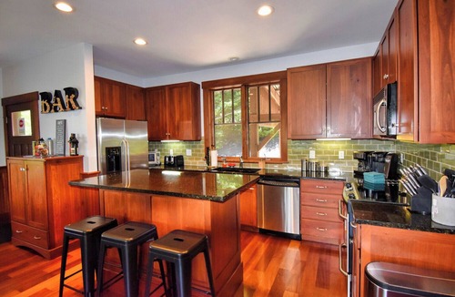 Edray House | Bear Cub's Den – Relax in Luxury in The Sanctuary on Snowshoe's South Mountain