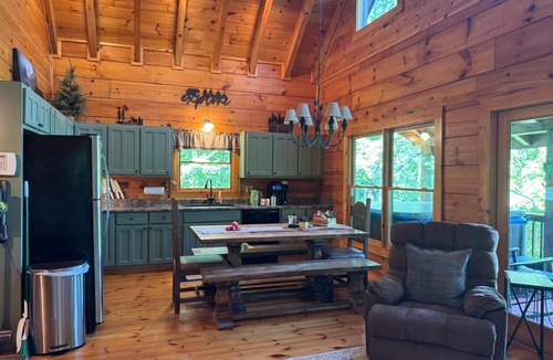 Hiawassee Cabin | Bear Foot Heaven Cabin Retreat in Ga Mountains