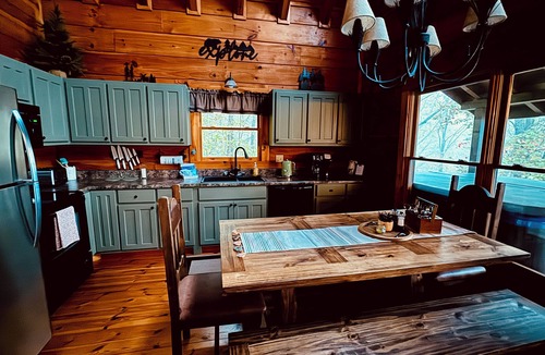 Hiawassee Cabin | Bear Foot Heaven Cabin Retreat in Ga Mountains